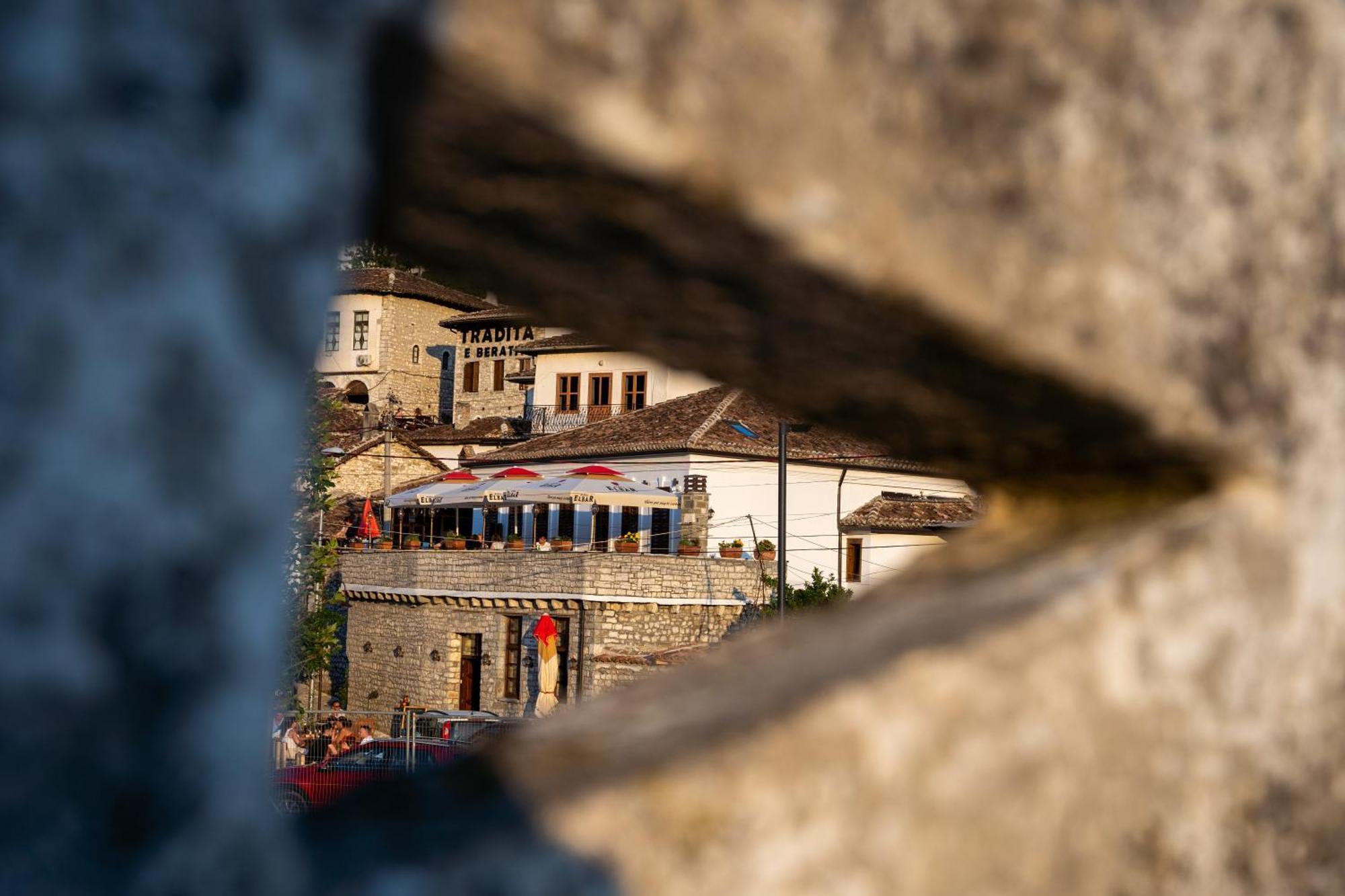 Hotel Kapllani Berat Bagian luar foto